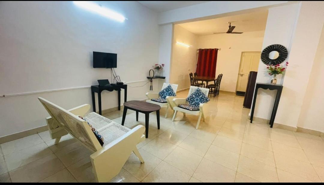 Goa Suites Holiday Home 卡兰古特 外观 照片